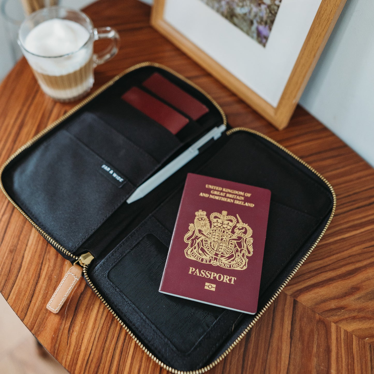 Adam™ I Family Travel Document Organiser
